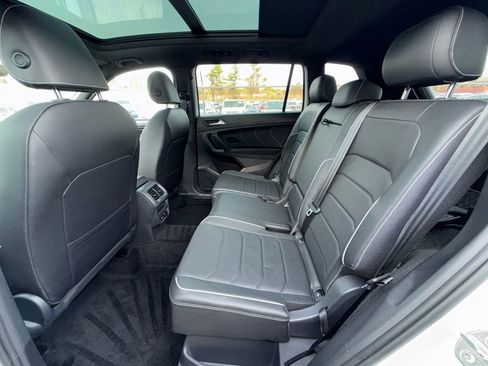 Used 2023 Volkswagen Tiguan SEL R-Line image 23