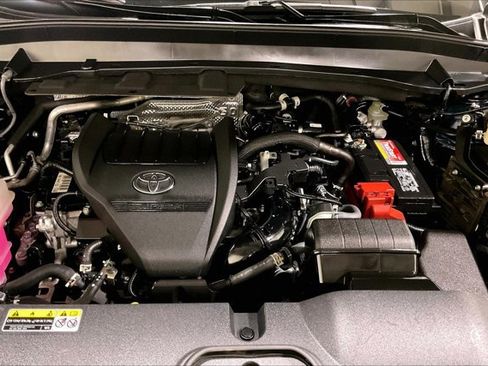 Certified 2024 Toyota Grand Highlander AWD image 11