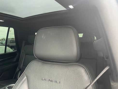 Used 2023 GMC Yukon Denali w/ LPO, Floor Liner Package AWD/4WD image 21