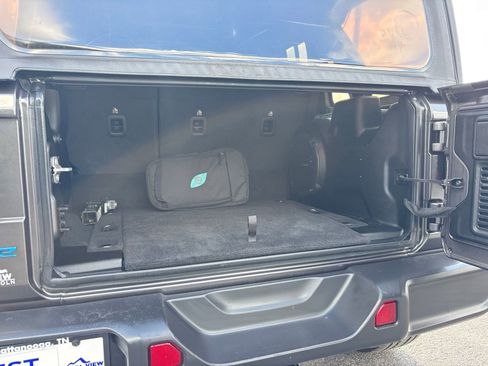 Used 2021 Jeep Wrangler Unlimited Sahara w/ Cold Weather Group image 18