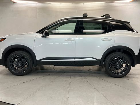 New 2026 Nissan Kicks SR w/ Cold Weather Package FWD image 2