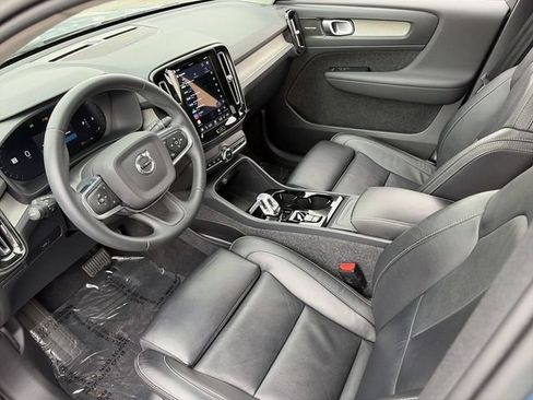 Used 2023 Volvo XC40 B5 Ultimate AWD/4WD image 19