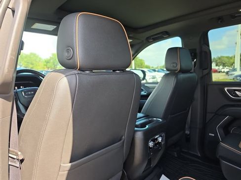 Used 2022 GMC Yukon AT4 AWD/4WD image 13