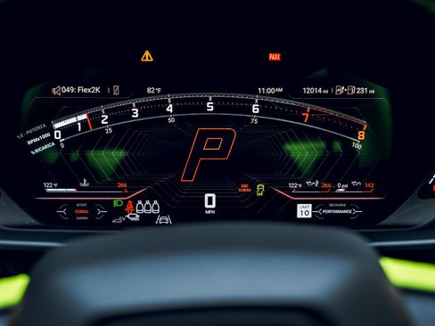 Used 2025 Lamborghini Urus SE AWD/4WD image 49