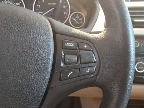 Used 2018 BMW 320i xDrive Sedan w/ Convenience Package image 16