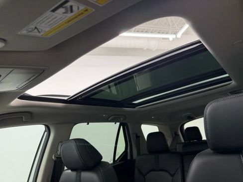 Used 2025 Honda Pilot Touring image 44