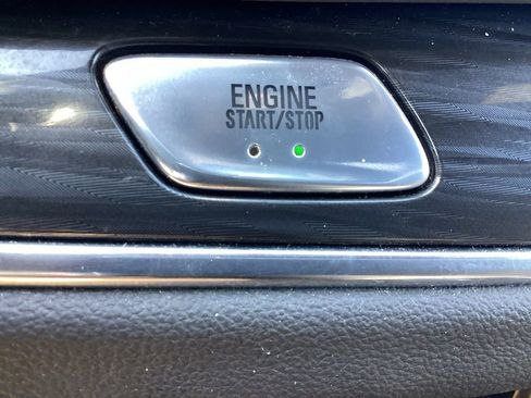 Used 2024 Buick Enclave Essence FWD image 25
