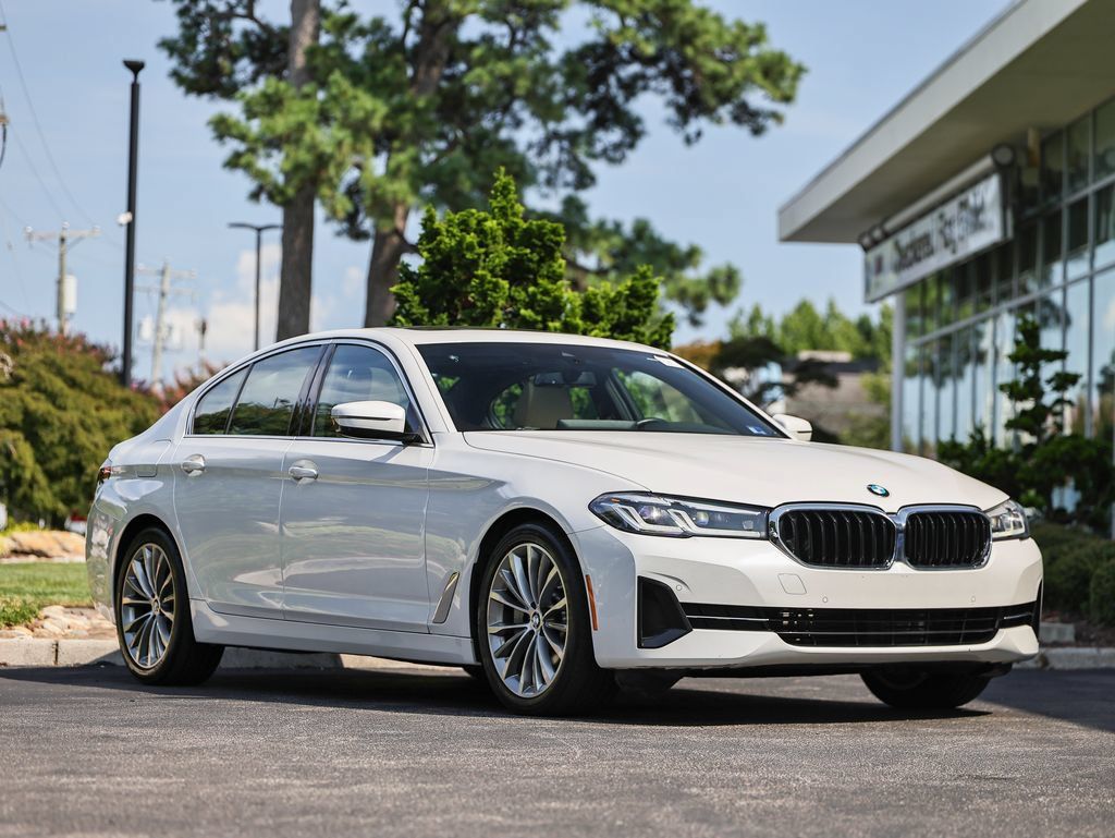 Used 2022 BMW 530i xDrive w/ Convenience Package AWD/4WD image 1