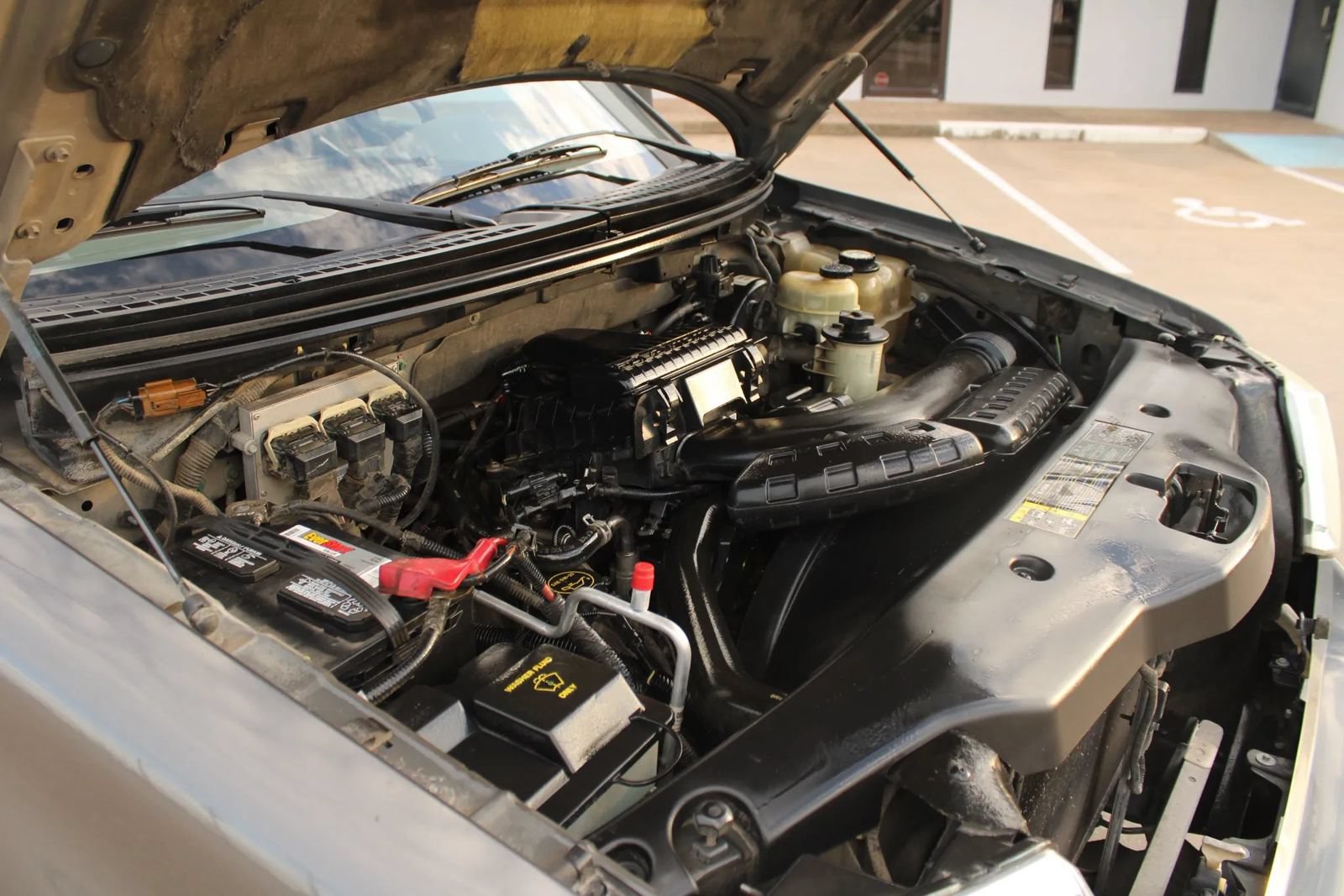 Used 2004 Ford F150 Lariat RWD image 29