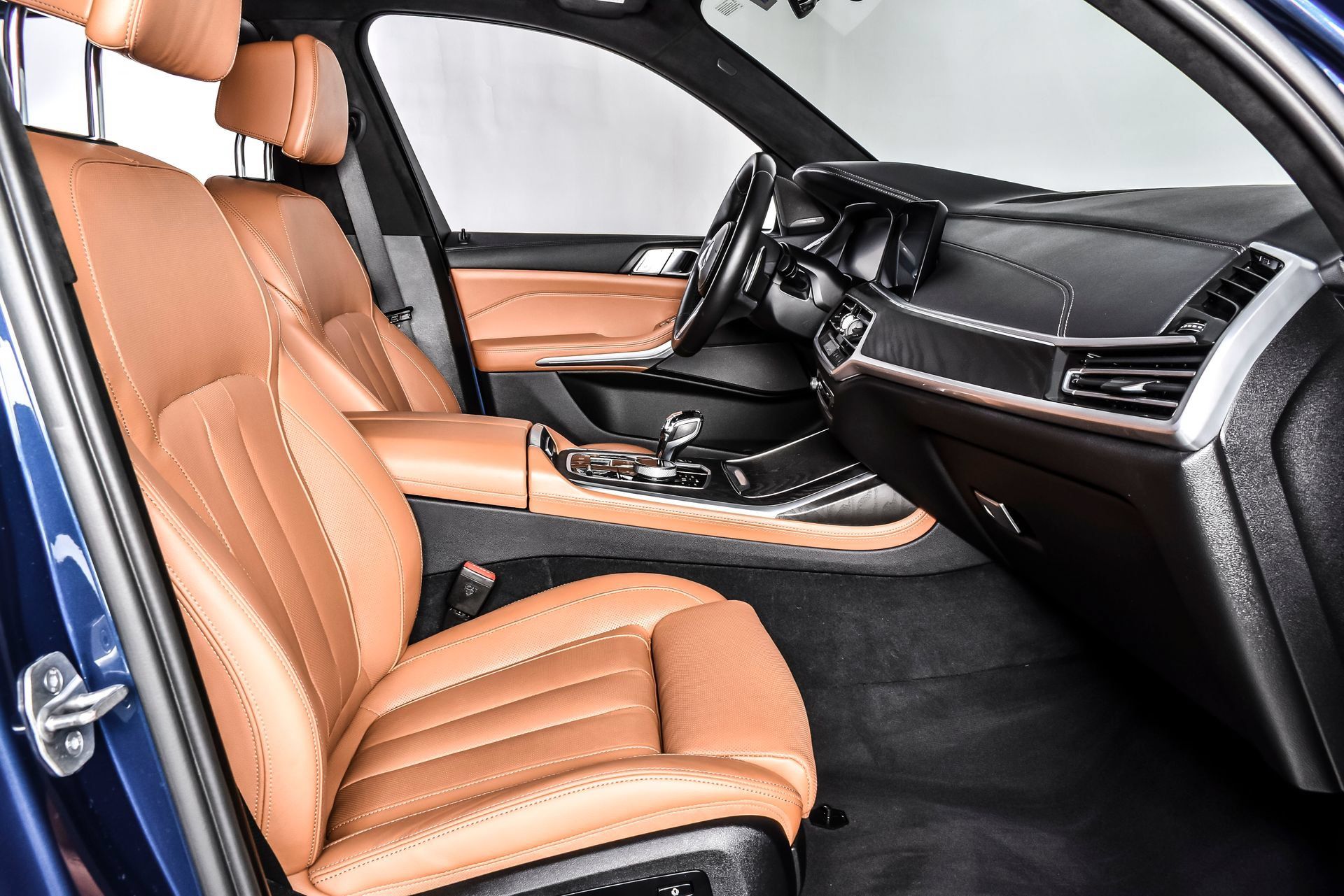 Used 2022 BMW X7 M50i w/ Dynamic Handling Package AWD/4WD image 26