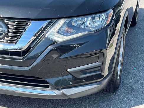 Used 2020 Nissan Rogue SV FWD image 32