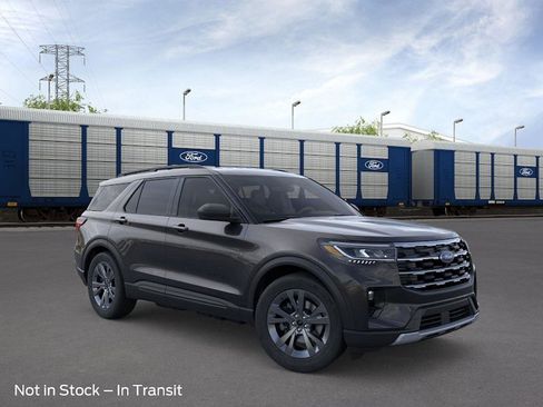 New 2026 Ford Explorer Active AWD/4WD image 7