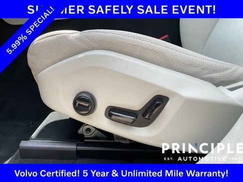 Certified 2025 Volvo XC60 B5 Core AWD/4WD image 21