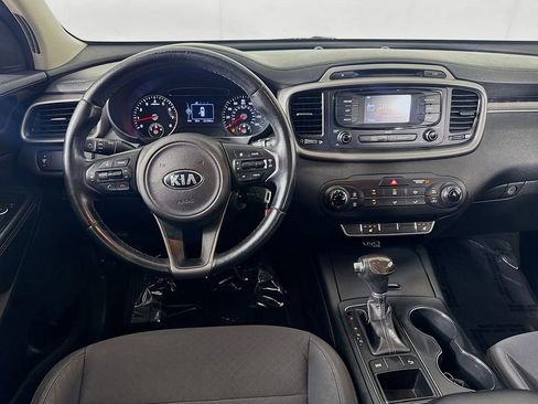 Used 2016 Kia Sorento LX w/ LX Convenience Package image 24