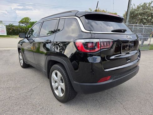Used 2018 Jeep Compass Latitude FWD image 7