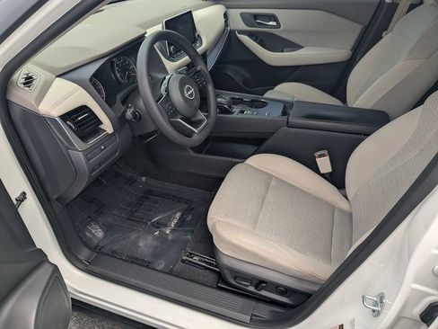 Certified 2023 Nissan Rogue SV FWD image 9