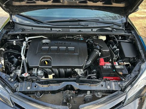 Used 2017 Toyota Corolla SE w/ Carpet Mat Package (TMS) image 10