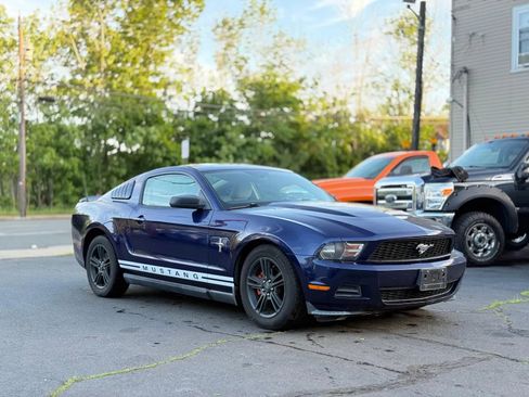 Used 2010 Ford Mustang Coupe RWD image 7