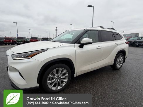 Used 2021 Toyota Highlander Limited image 10
