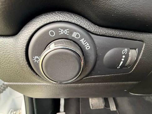 Used 2023 Dodge Durango GT RWD image 17