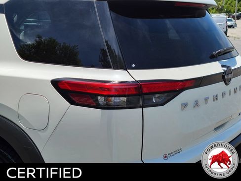 Used 2022 Nissan Pathfinder SV AWD/4WD image 12