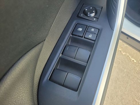 Used 2019 Toyota RAV4 LE image 16