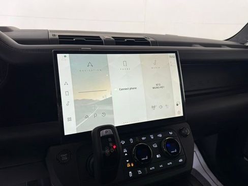 New 2026 Land Rover Defender 110 OCTA image 32