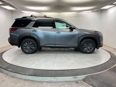 New 2026 Nissan Pathfinder SV image 6