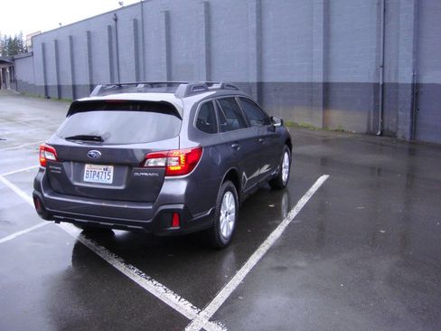 Used 2018 Subaru Outback 2.5i AWD/4WD image 8