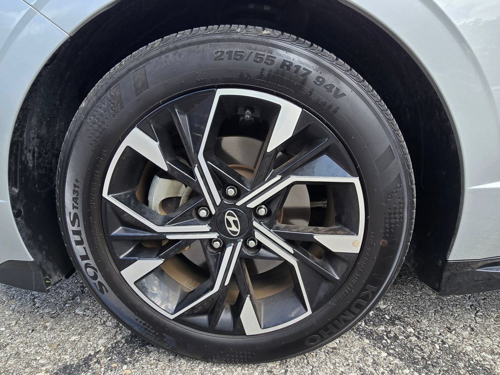 Used 2025 Hyundai Sonata SEL FWD image 17