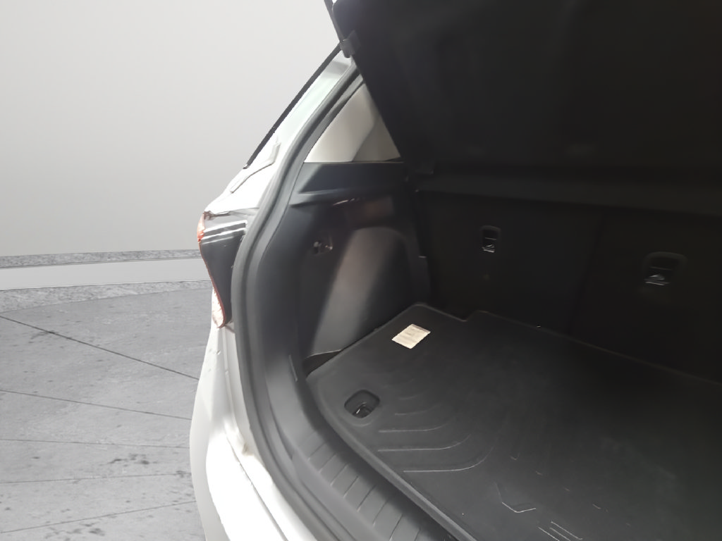 Certified 2024 Hyundai Venue SEL FWD image 19