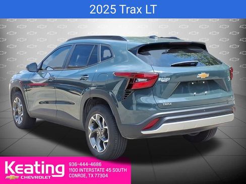 Certified 2025 Chevrolet Trax LT w/ Driver Confidence Package FWD image 2