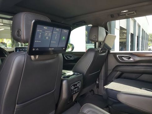 Used 2021 Chevrolet Tahoe High Country w/ Premium Package RWD image 8