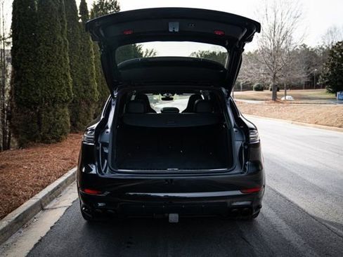 Used 2021 Porsche Cayenne GTS AWD/4WD image 19