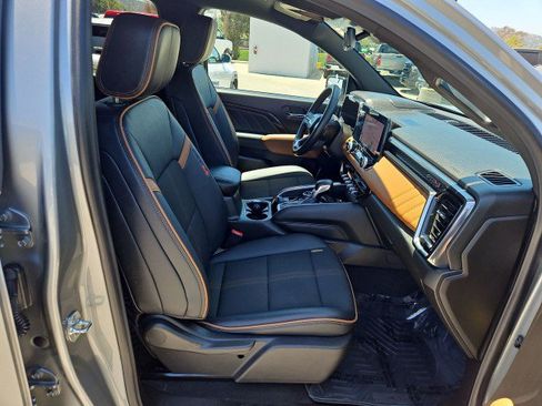Used 2025 GMC Canyon AT4 AWD/4WD image 28