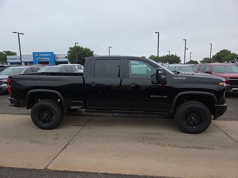 New 2026 Chevrolet Silverado 2500 ZR2 AWD/4WD image 4