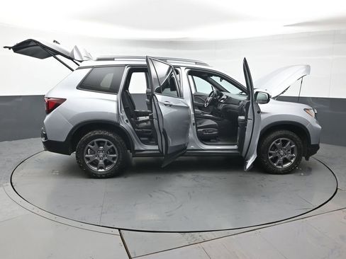 Certified 2024 Honda Passport TrailSport image 54