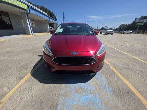 Used 2015 Ford Focus SE FWD image 4