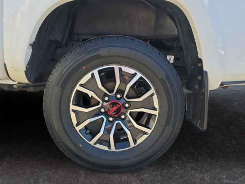 Used 2020 Toyota Tacoma TRD Sport AWD/4WD image 25