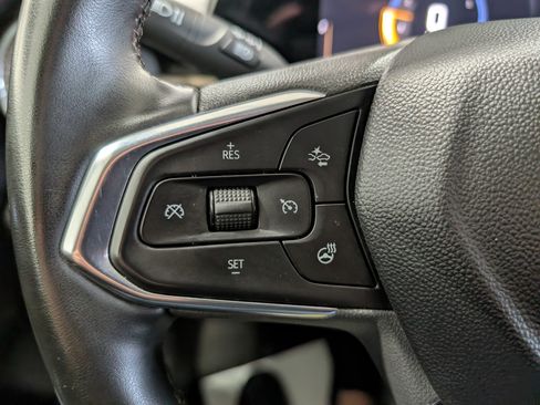 Used 2024 Chevrolet Trax ACTIV w/ Sunroof Package FWD image 20