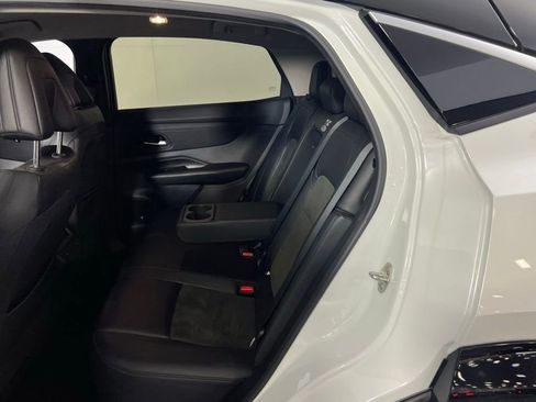 Used 2024 Nissan Ariya FWD image 26