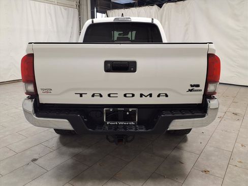 Used 2022 Toyota Tacoma SR5 image 8