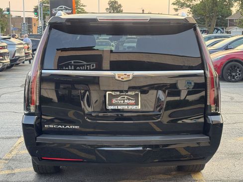 Used 2020 Cadillac Escalade ESV Luxury AWD/4WD image 5