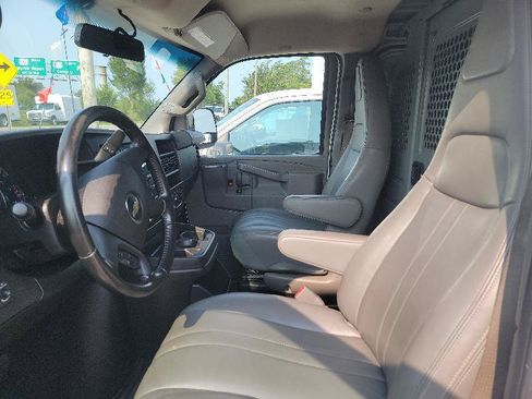 Used 2021 Chevrolet Express 2500 w/ Communications Package RWD image 4
