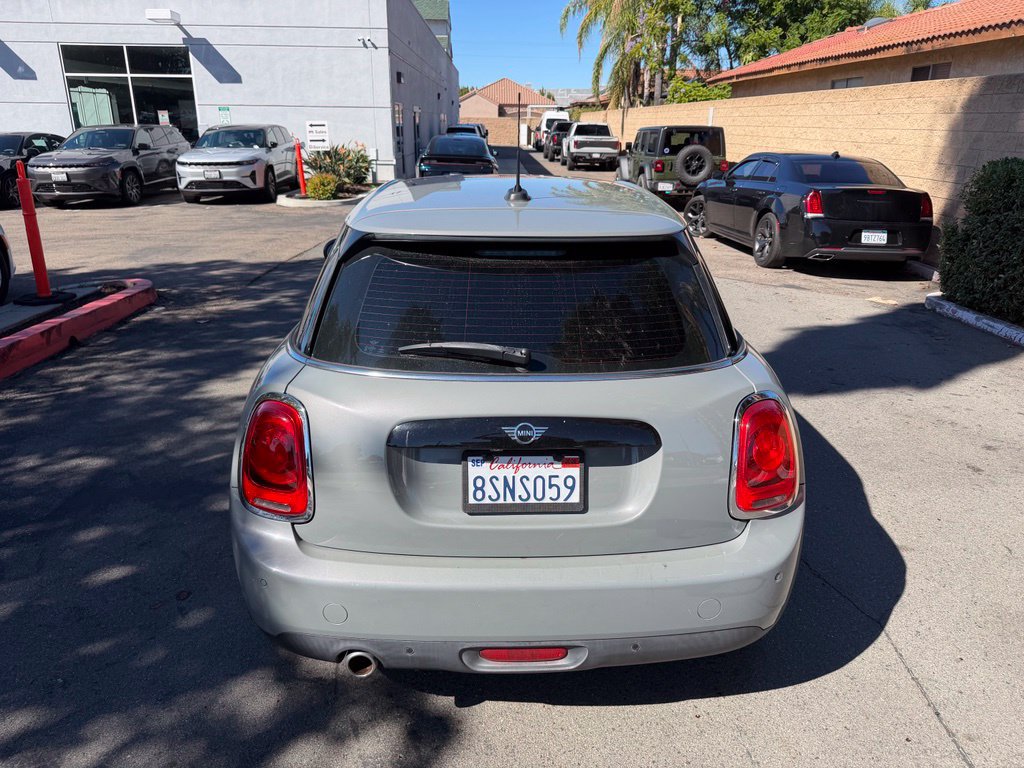 Used 2021 MINI Cooper 4-Door Hardtop FWD image 12