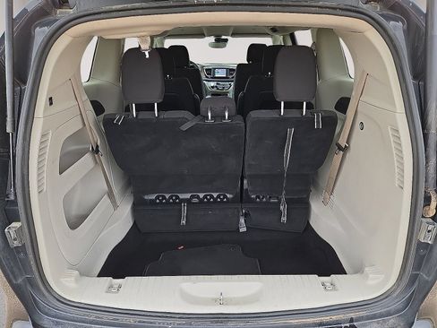 Used 2024 Chrysler Voyager LX FWD image 13
