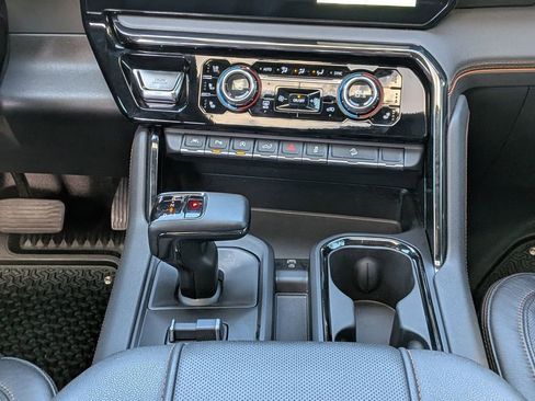 Used 2023 GMC Sierra 1500 AT4 w/ AT4 Premium Package image 19