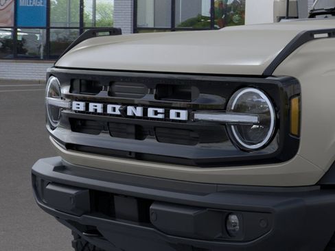 New 2025 Ford Bronco Outer Banks w/ Sasquatch Package image 19