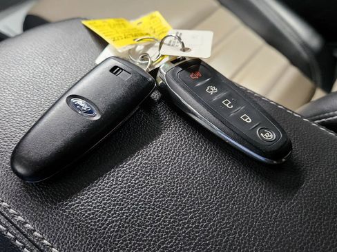 Used 2019 Ford Escape SEL image 38