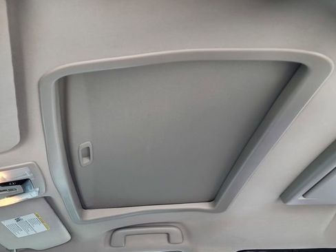 Used 2017 Toyota Sienna XLE Premium image 13